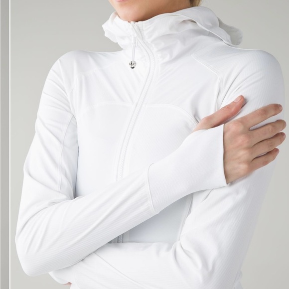 NWT! Lululemon in flux jacket - Picture 5 of 12